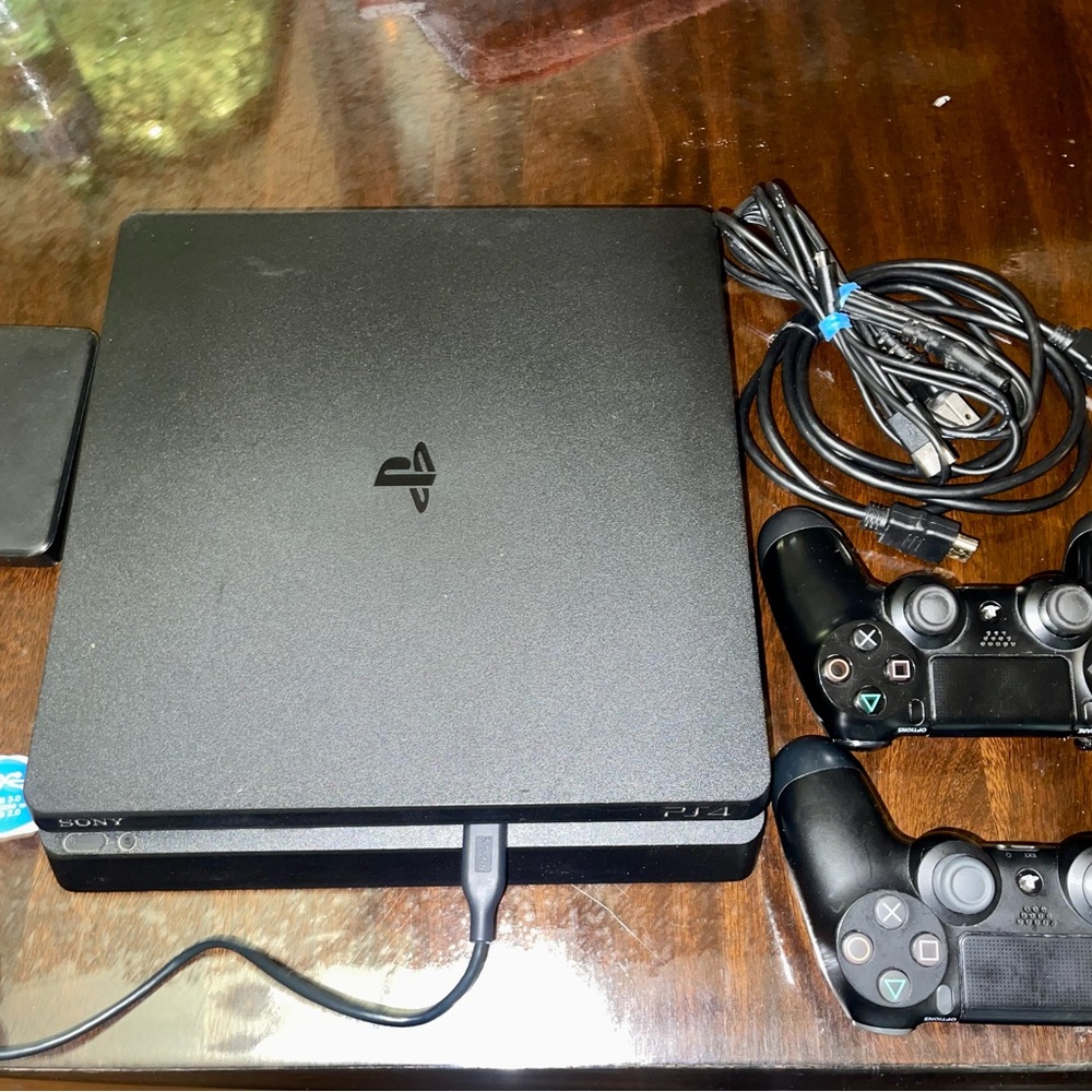 Sony PlayStation PS4 2TB